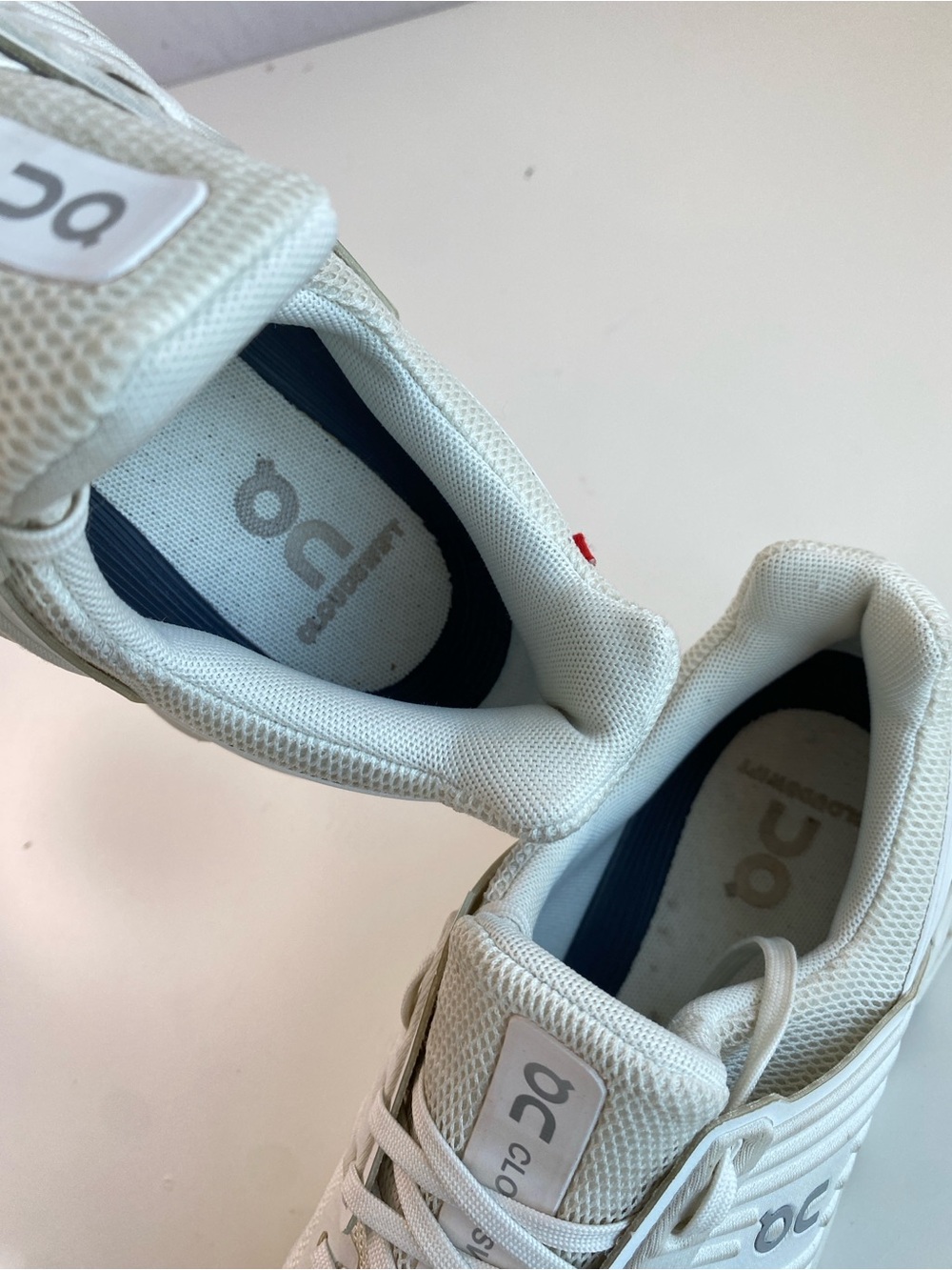 On Running White/ Off White Cloudswift 4 Knit Runner Lace up Shoes size 8 Helion - Picture 14 of 15